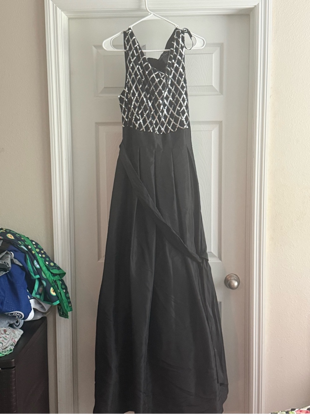 Jessica Howard Black Beaded Bodice Evening Gown - Picture 1 of 4